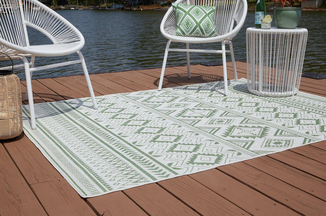 Kierick Green/Cream 5'3" x 7' Rug