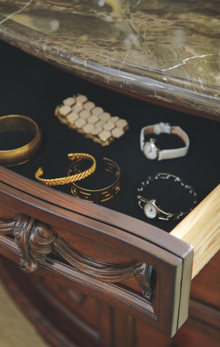 North Shore - Dresser North Shore - Dresser